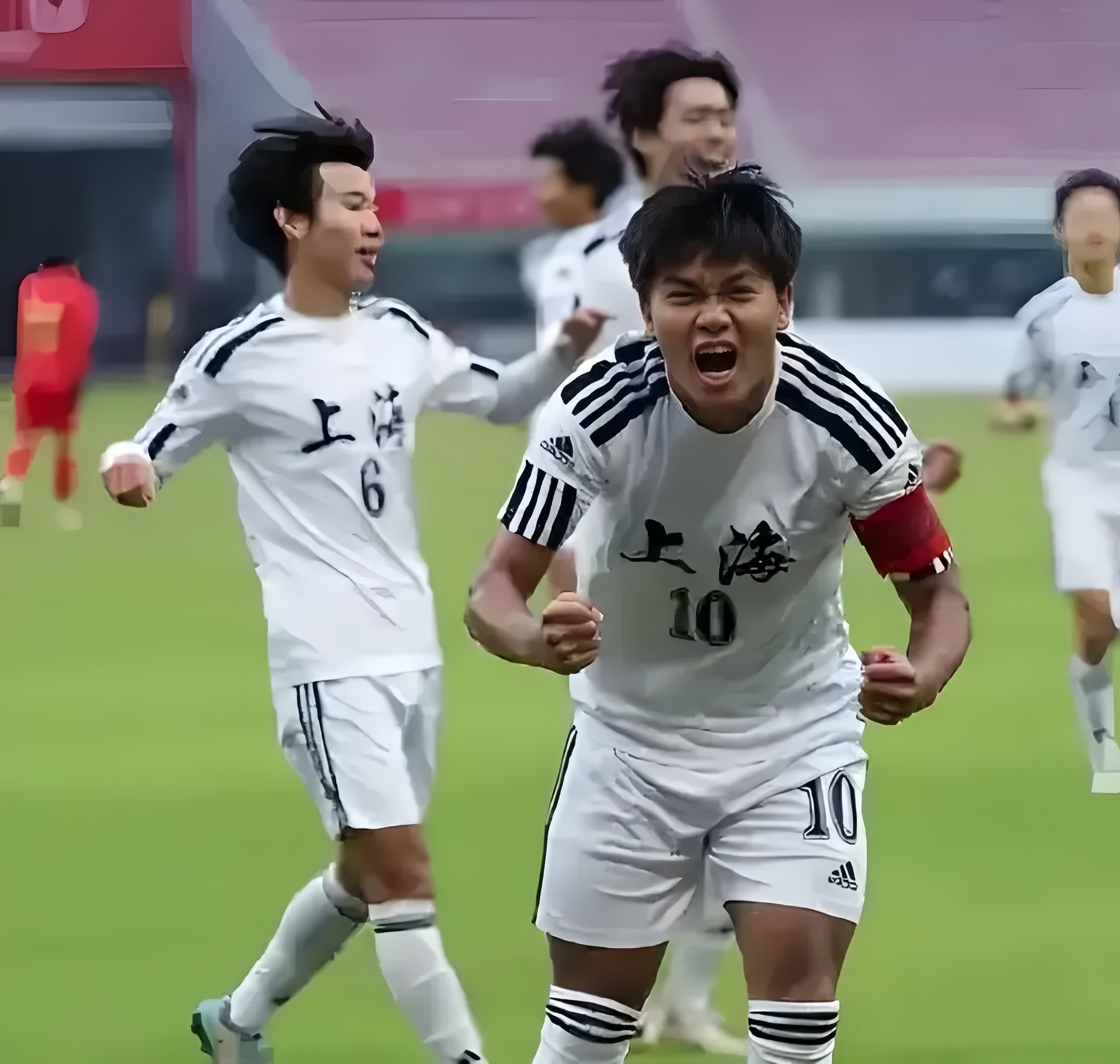 包含国内足球联赛赛场风生水起,球员成绩斐然的词条 包含国内足球联赛赛场风生水起,球员成绩斐然的词条