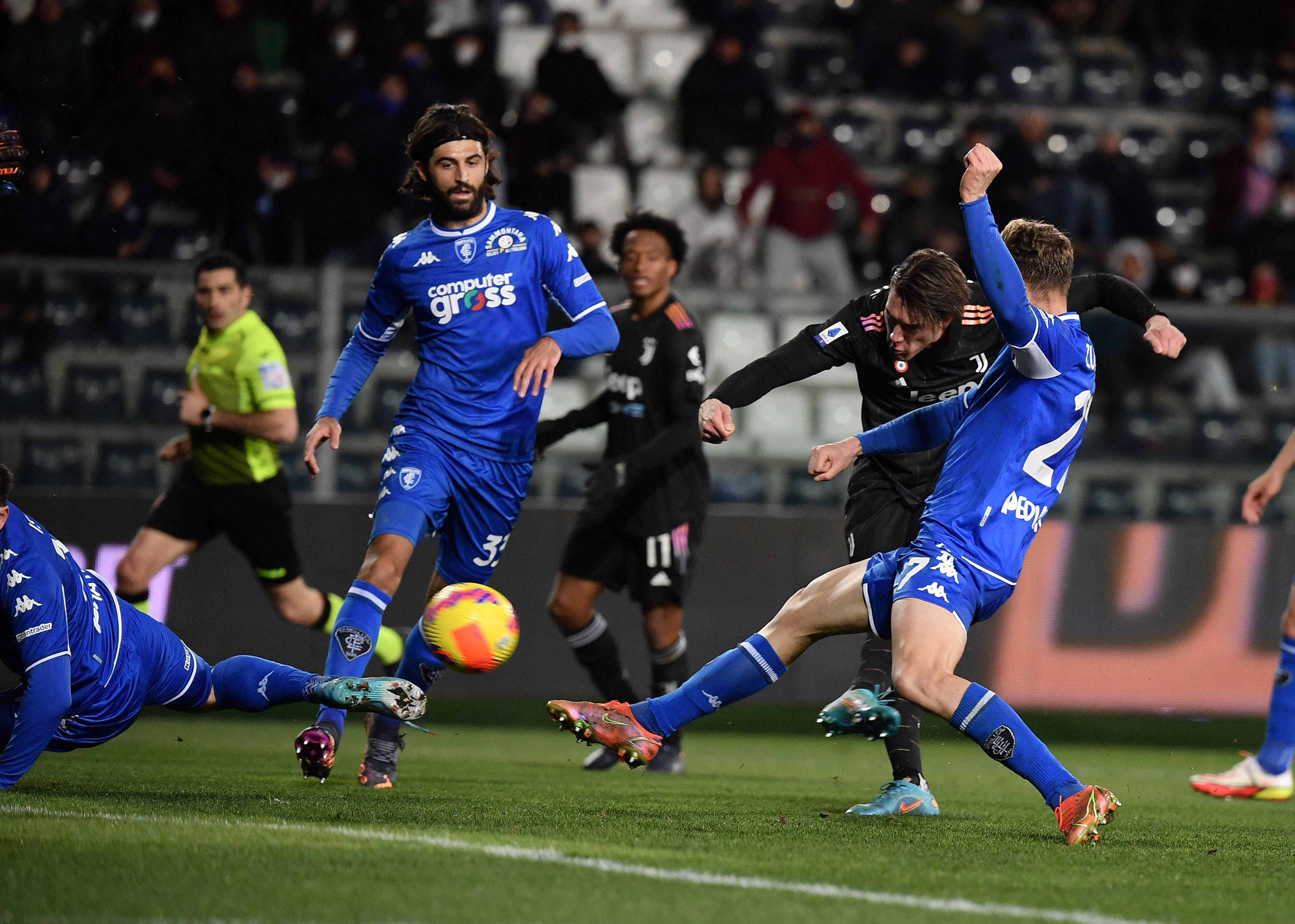 莱切斯特城实现逆袭斩获关键胜利 莱切斯特城实现逆袭斩获关键胜利