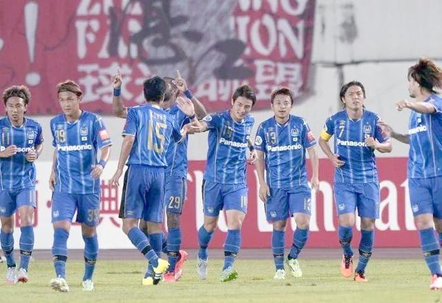 精彩对决！两支实力均衡球队角逐