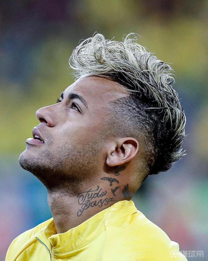 内马尔攻势如潮巴黎队气势汹汹