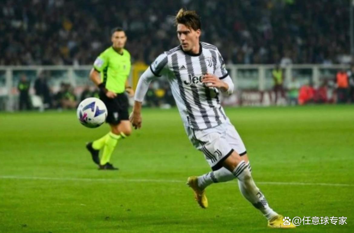 拉齐奥主场5-3逆转击败AC米兰，进军欧冠席位