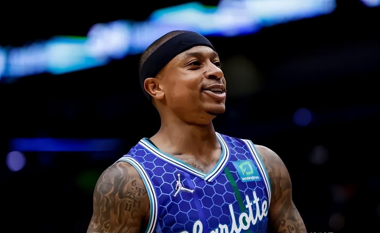 尼克斯客场战胜独行侠，状元郎小托马斯亮相。的简单介绍