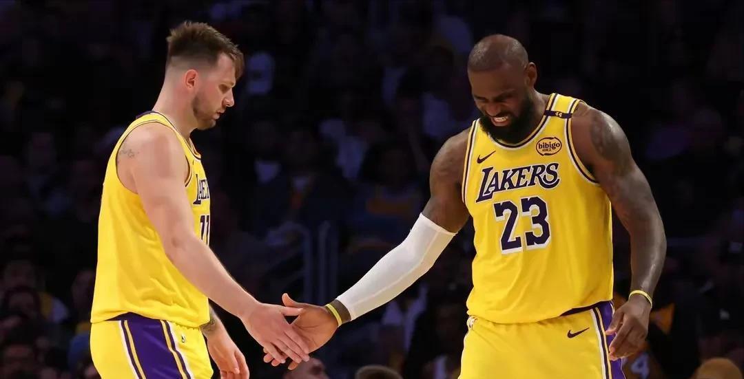 关于湖人客场输给勇士，联盟第一实力暴露无遗的信息