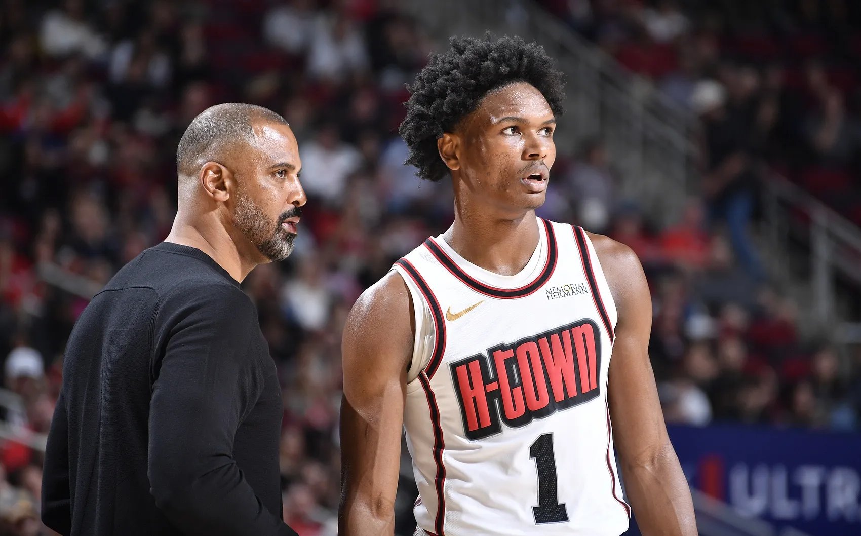 火箭主场力克热火，取得开门红