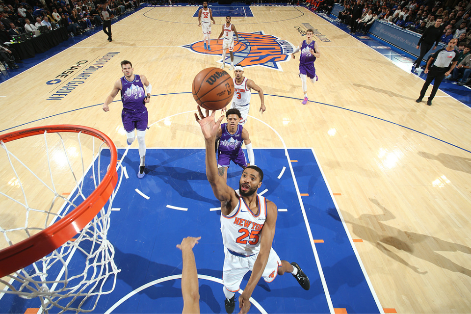 尼克斯战胜爵士，取得三连胜的简单介绍