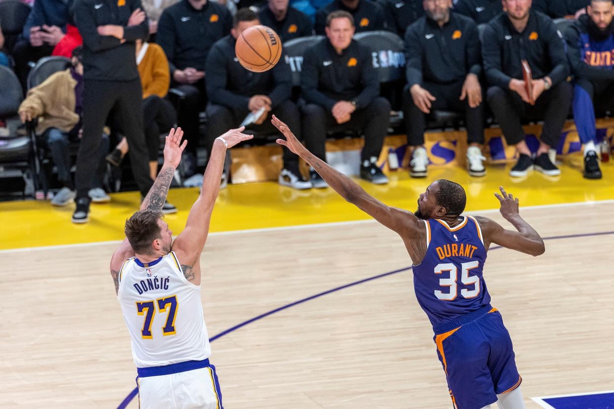 包含新疆队鏖战凯尔特人,东契奇统治全场的词条 包含新疆队鏖战凯尔特人,东契奇统治全场的词条